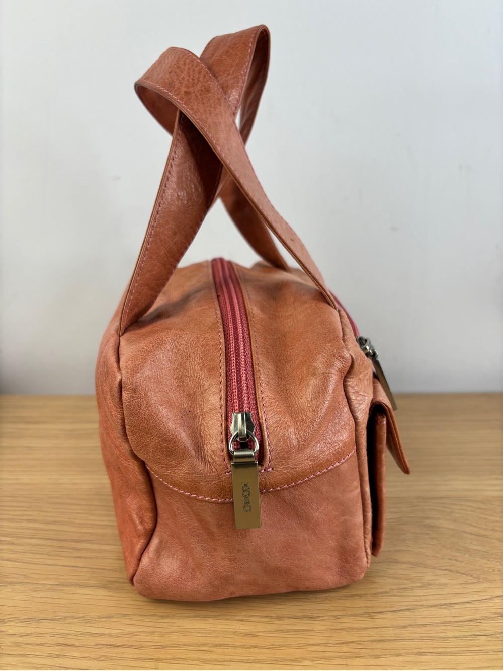 Vintage RARE Coral Pink HOBO Brand High Quality Leather Mini Zip Bag - Picture 4 of 15